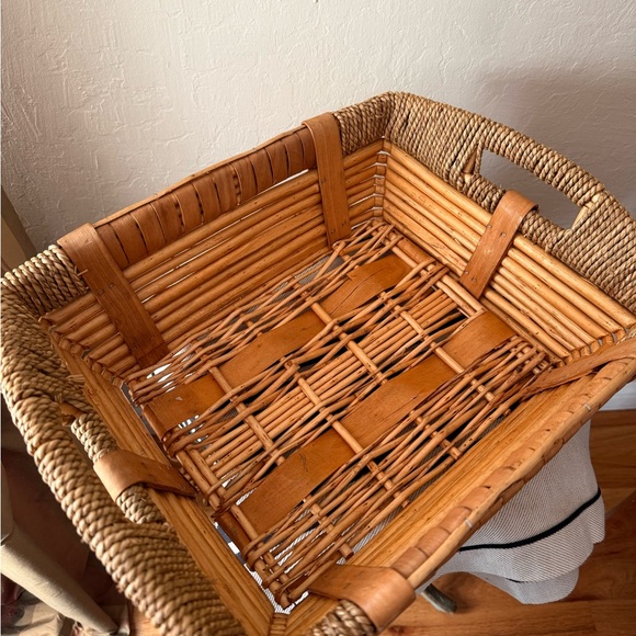 Vintage Wicker and Wood Woven Basket Medium Size with Handles - Picture 10 of 13